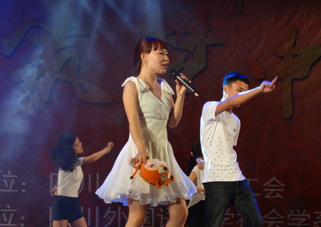 我系谭湘颖老师表演《马德里不思议》